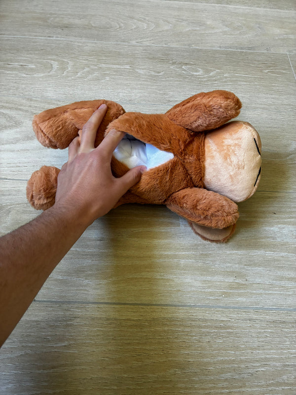 Glissez-le dans la peluche