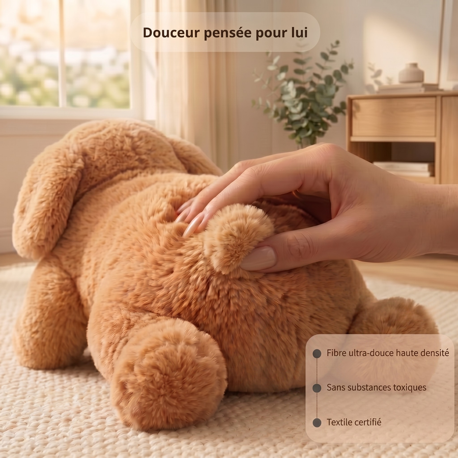 Gros plan sur le textile ultra-doux certifié Oeko-Tex de la peluche anti-anxiété chiot Milo Kindlypaw
